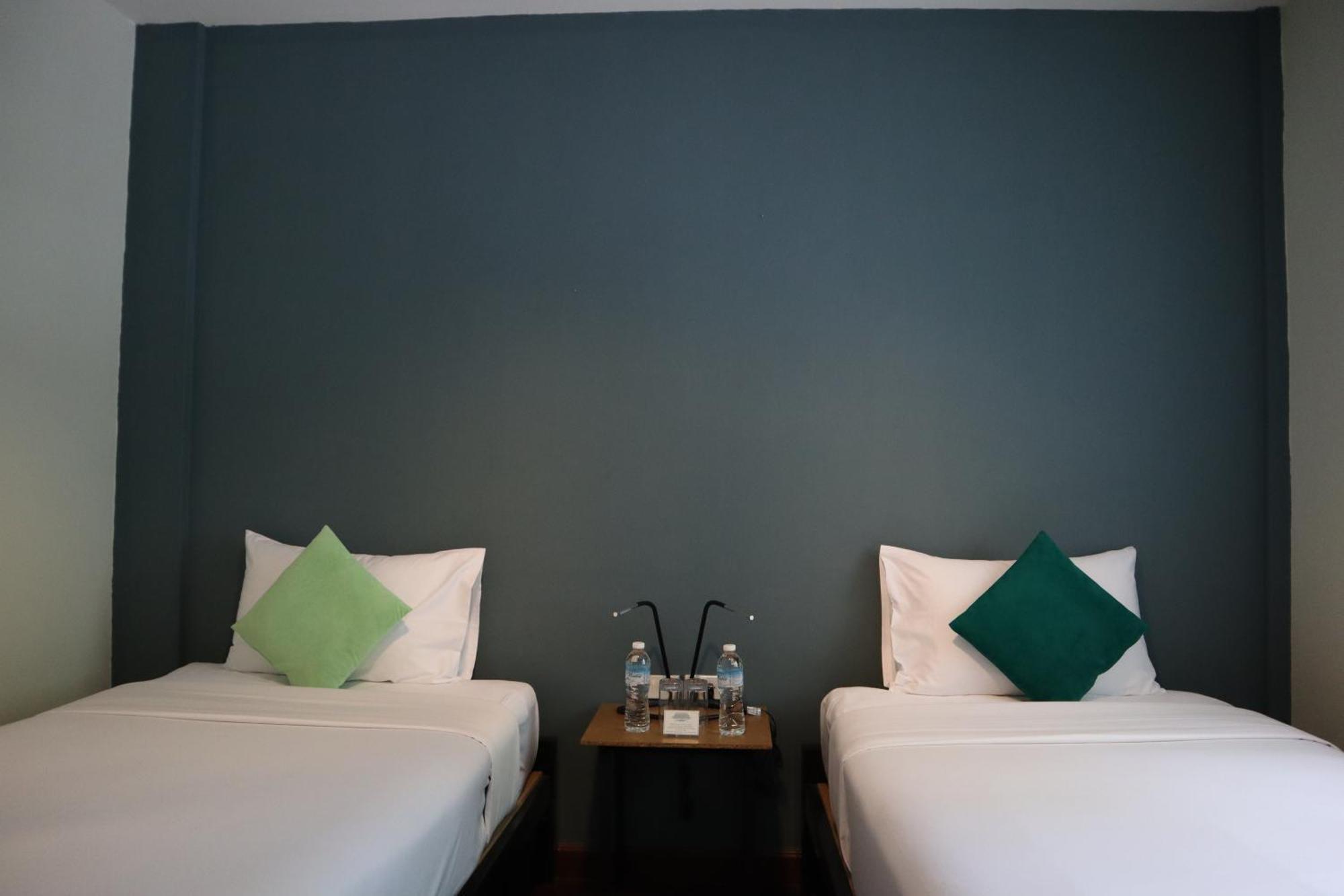 Baan Wangderm Hotel *